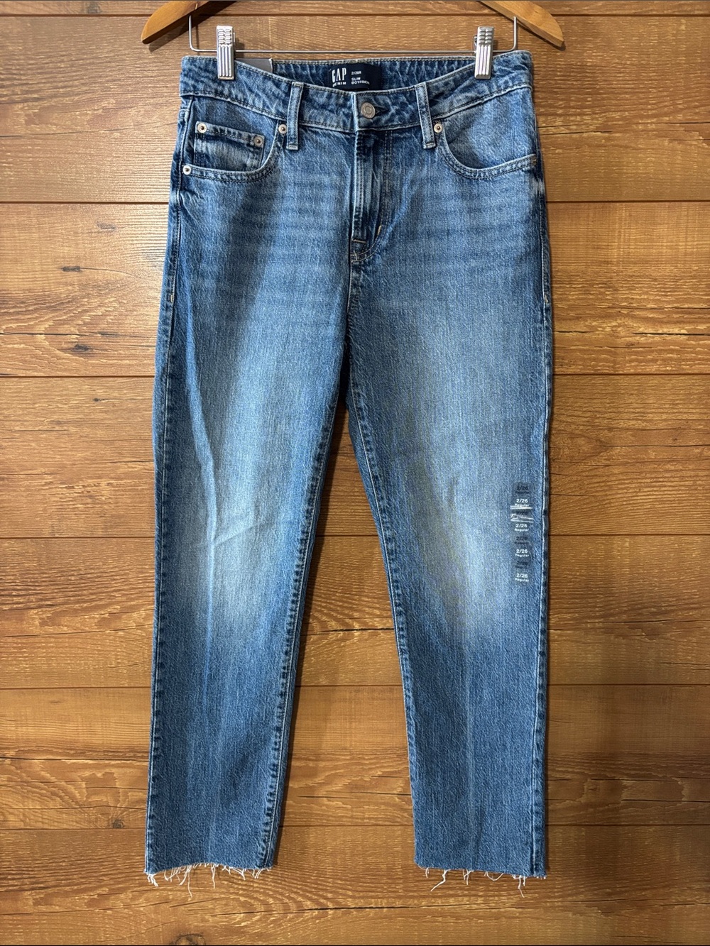 NWT GAP sz 2/26R Slim Boyfriend Jeans
